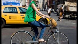 نمط ركوب الدراجات: مزج الموضة والوظيفة على الدراجات