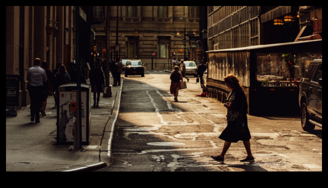 رحلة حضرية: التنقل في شوارع المدينة في جولات المشي المصحوبة بمرشدين