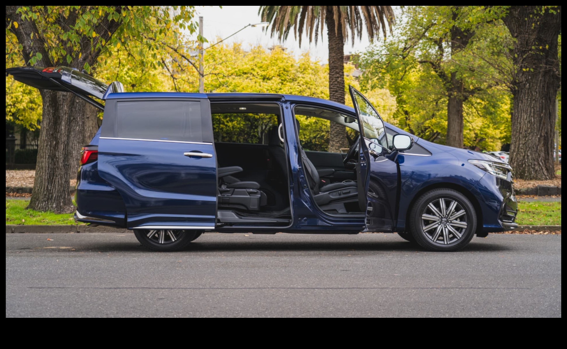 أوديسي سيارات الدفع الرباعي: رحلات واكتشافات في عالم المركبات المساعدة