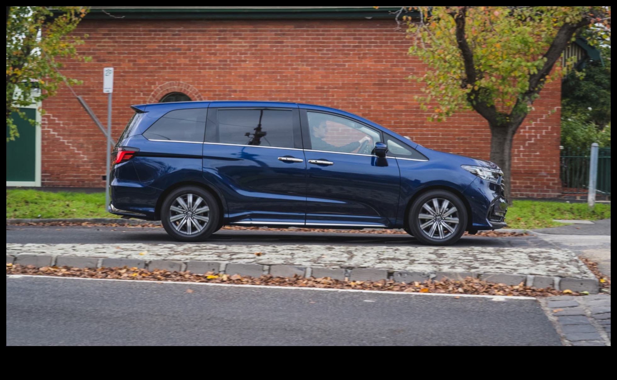 أوديسي سيارات الدفع الرباعي: رحلات واكتشافات في عالم المركبات المساعدة