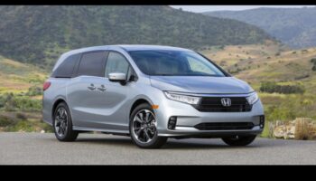 أوديسي سيارات الدفع الرباعي: رحلات واكتشافات في عالم المركبات المساعدة