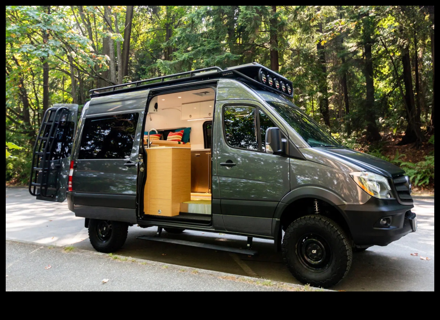 ملاذ البدوي: إنشاء مساحات مريحة في شاحنات مخصصة