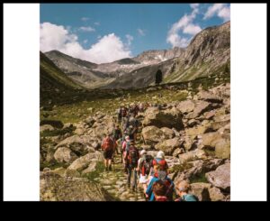 الرحلات التاريخية: الكشف عن الماضي سيرًا على الأقدام