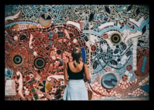 فسيفساء تاريخية: تجميع العجائب الثقافية معًا