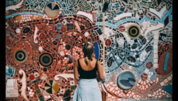 فسيفساء تاريخية: تجميع العجائب الثقافية معًا