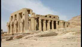 معابد طيبة: العجائب المعمارية في الفن المصري