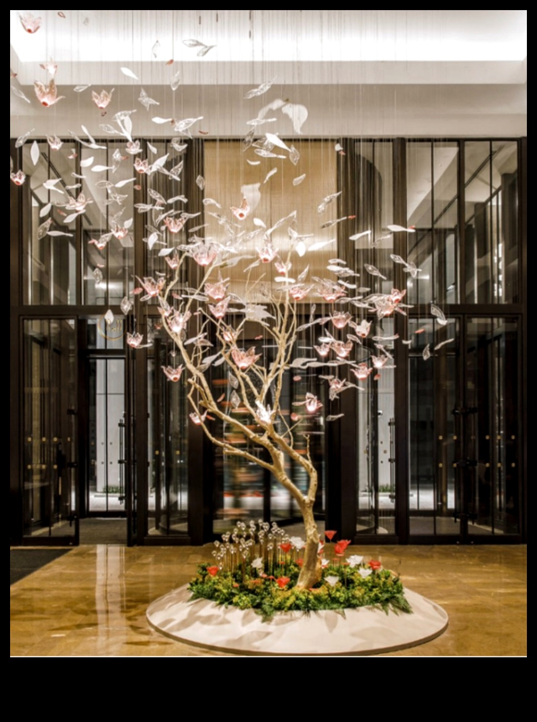 أزهار منحوتة: غرس الفن في المساحات الخارجية