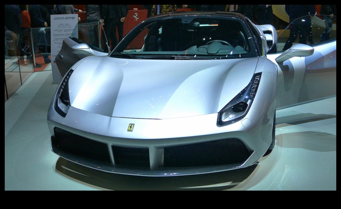 الآلات الدقيقة: السيارات الرياضية وعلم المناولة